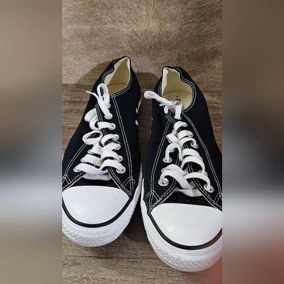 Converse - Picture 3 of 4